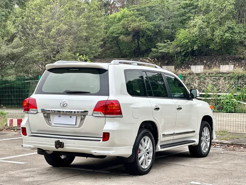 Toyota Land Cruiser — фото 20