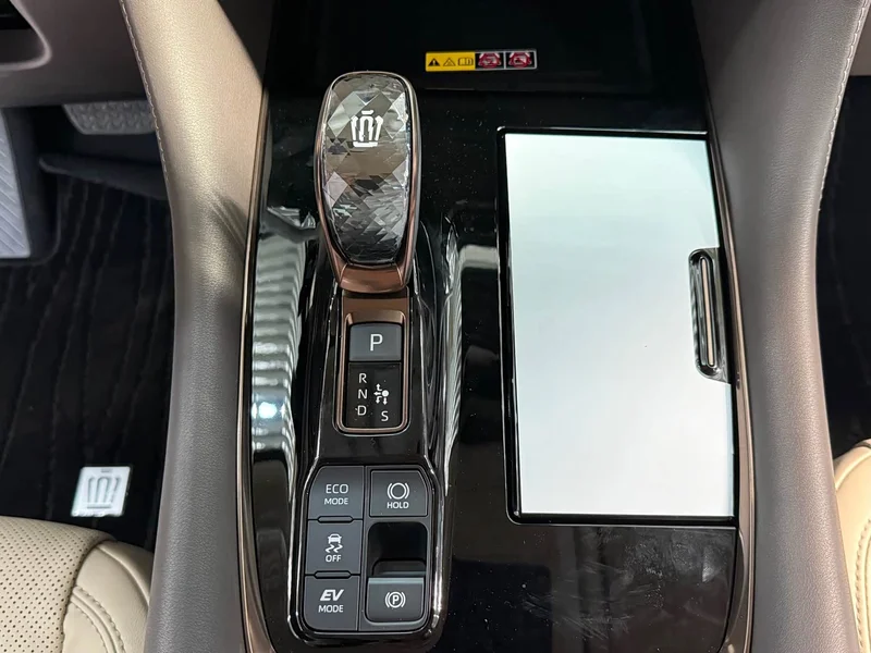 Toyota Vellfire — фото 19