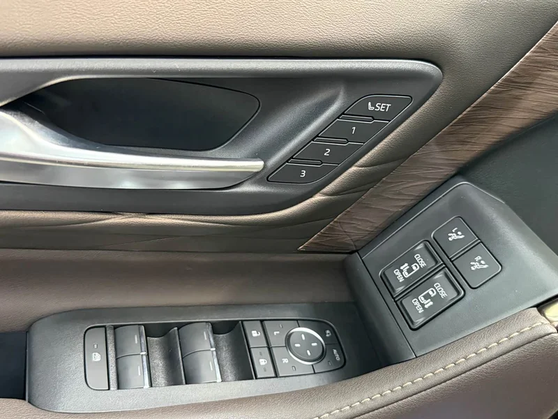 Toyota Vellfire — фото 24