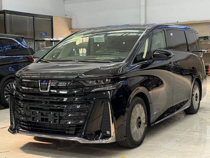 Toyota Vellfire — фото 3