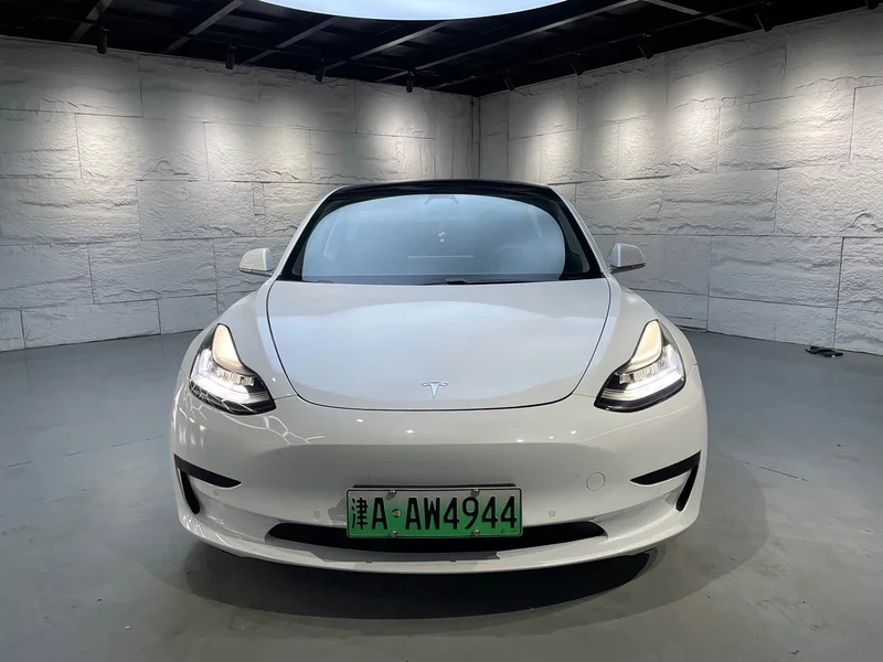 Tesla Model 3 — фото 2
