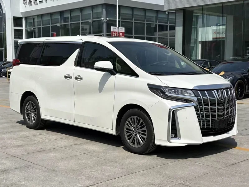 Toyota Alphard — фото 3