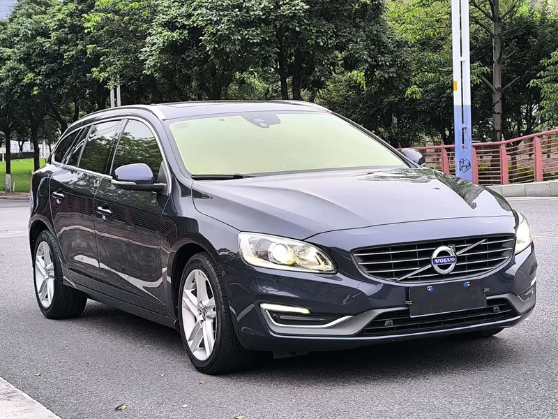 Volvo V60 — фото 4