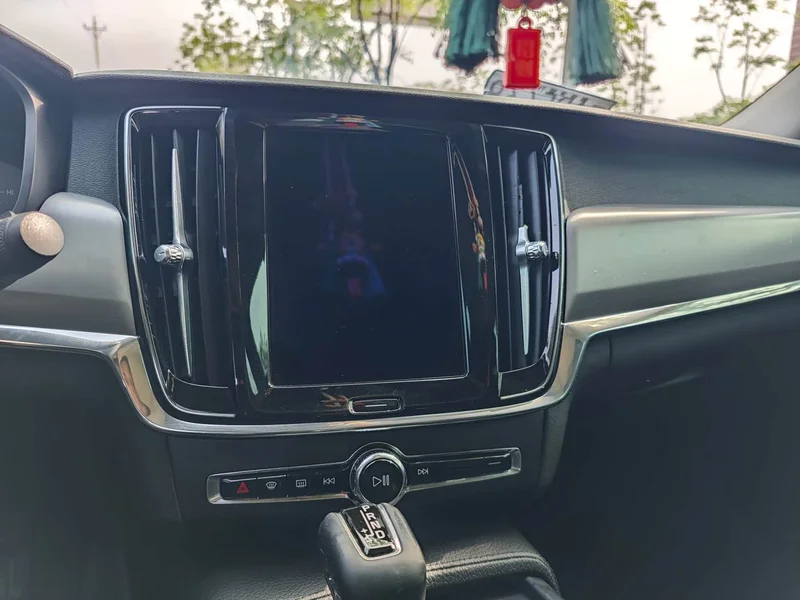 Volvo S90 — фото 15