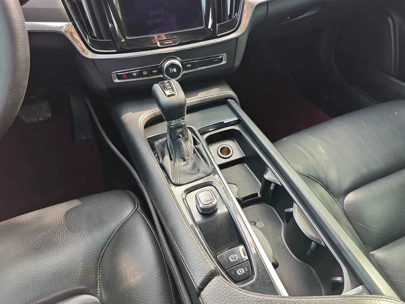 Volvo S90 — фото 16