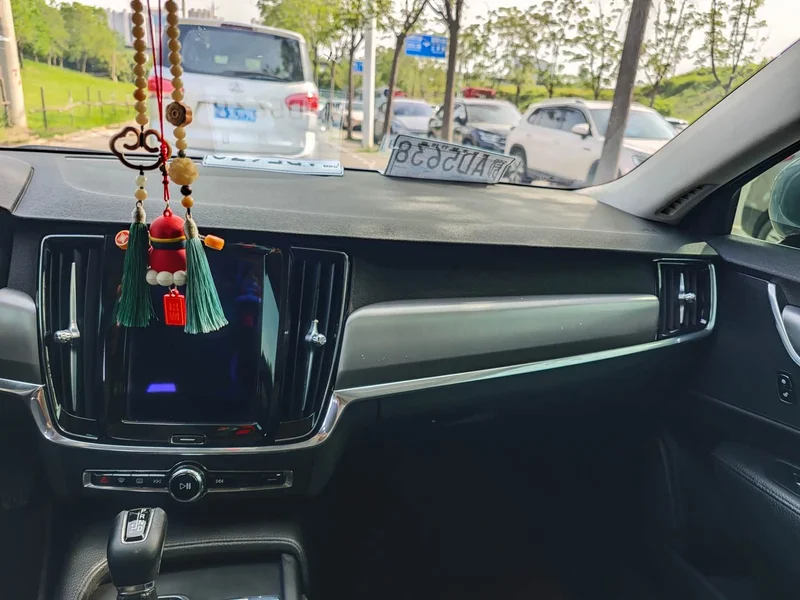 Volvo S90 — фото 17