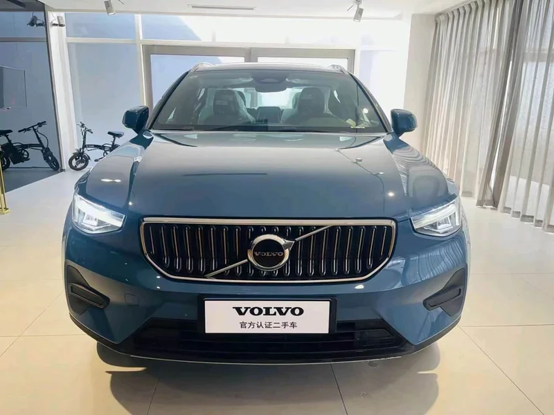 Volvo XC40 — фото 2
