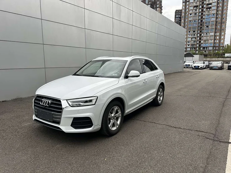 Audi Q3 — фото 1