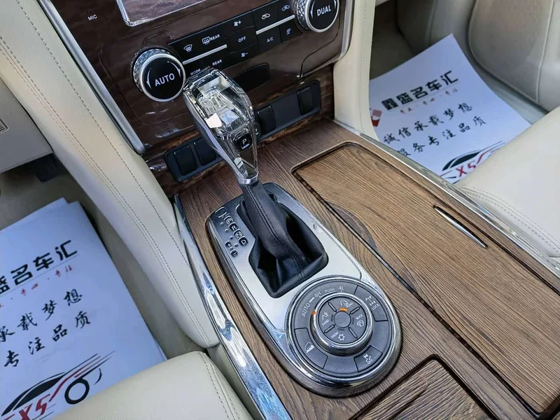 Nissan Patrol — фото 10