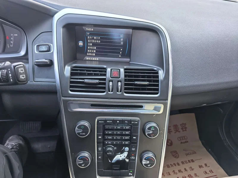 Volvo XC60 (Imported) — фото 14