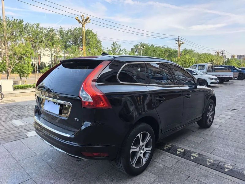 Volvo XC60 (Imported) — фото 9