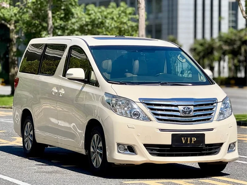 Toyota Alphard — фото 3