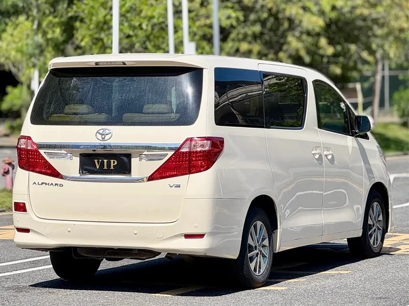 Toyota Alphard — фото 7