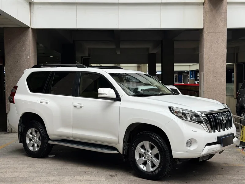 Toyota Prado — фото 1