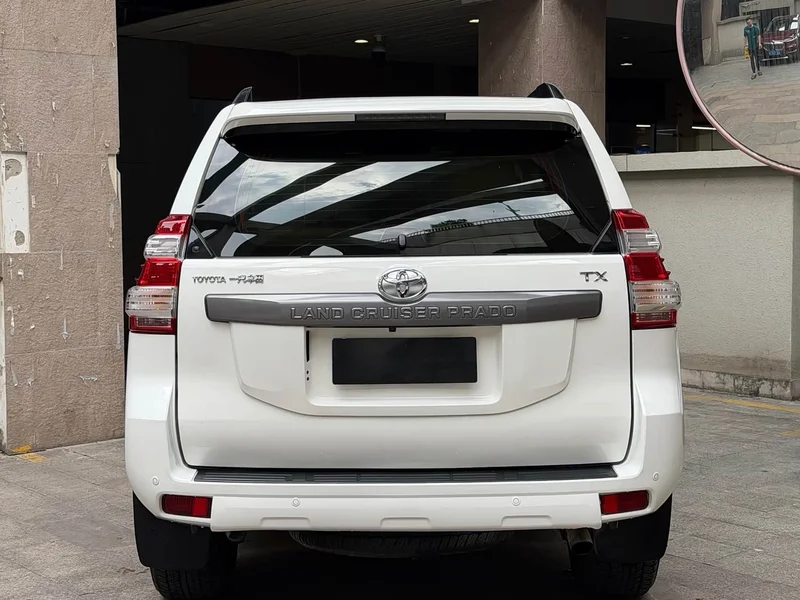 Toyota Prado — фото 4