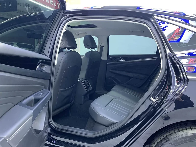 Volkswagen Passat — фото 13