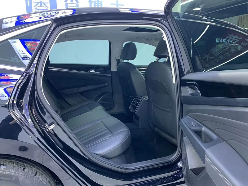 Volkswagen Passat — фото 17