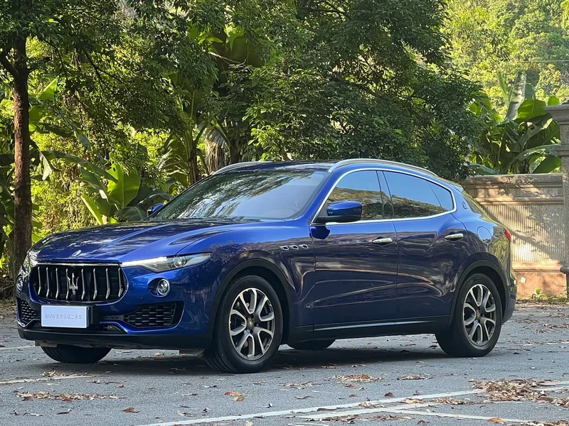 Maserati Levante — фото 1