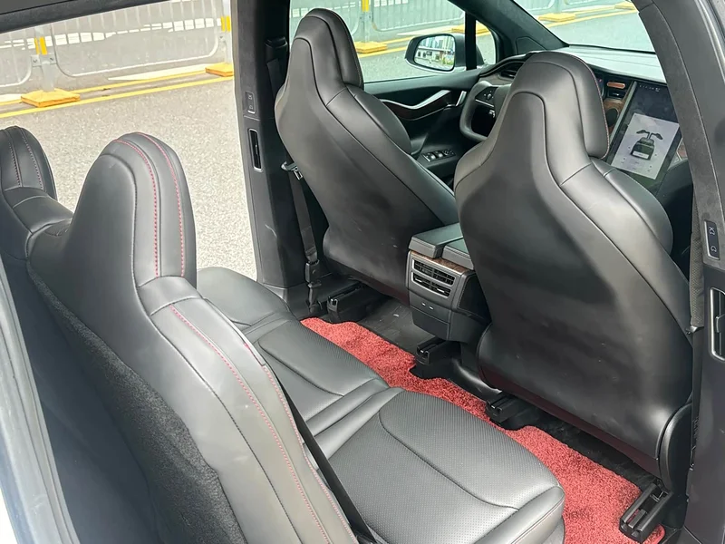 Tesla Model X — фото 9
