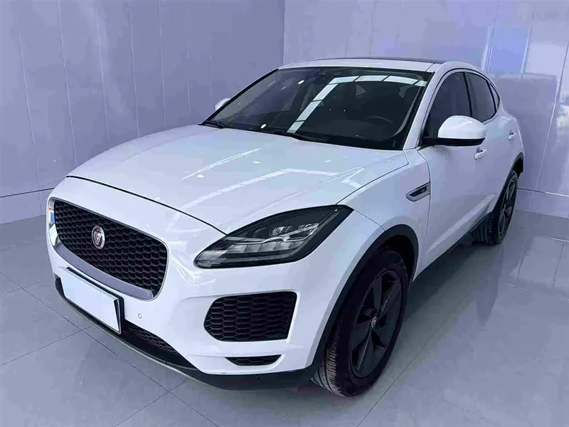 Jaguar E-PACE — фото 1