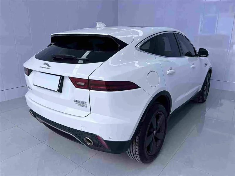 Jaguar E-PACE — фото 5
