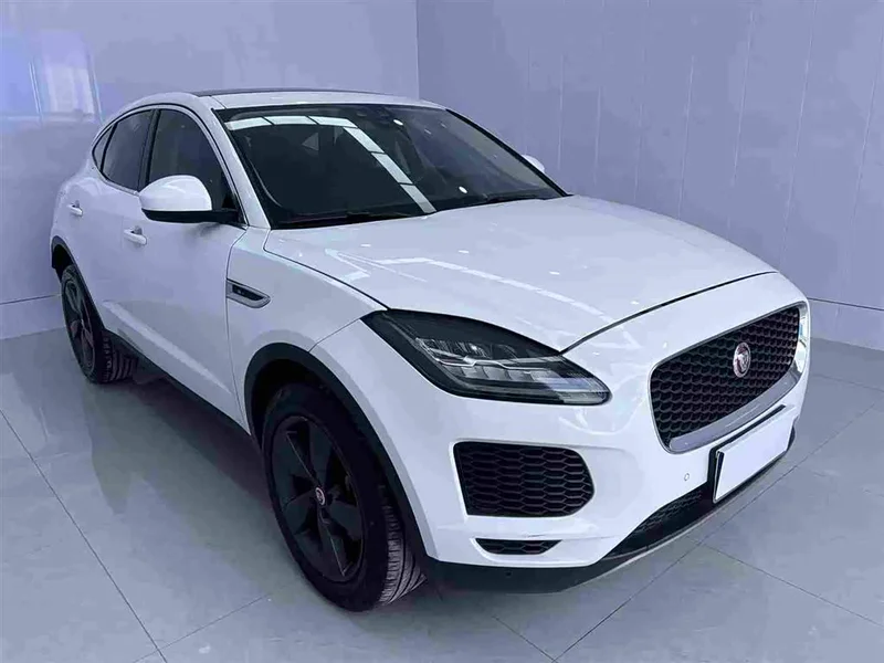Jaguar E-PACE — фото 6