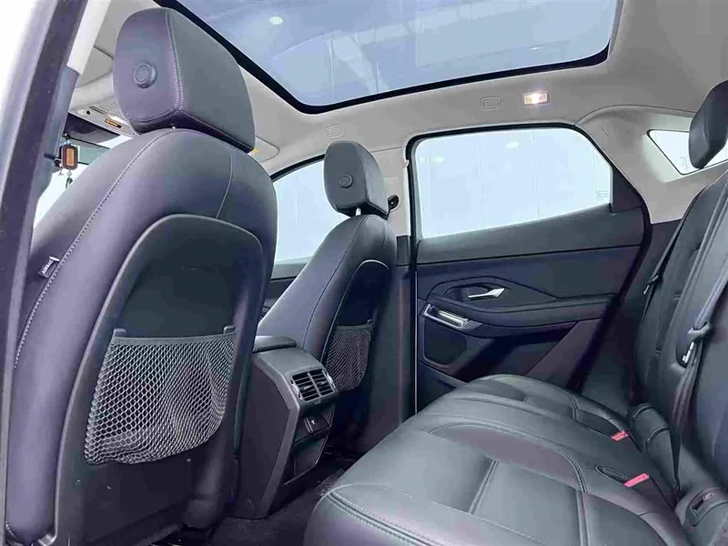 Jaguar E-PACE — фото 8