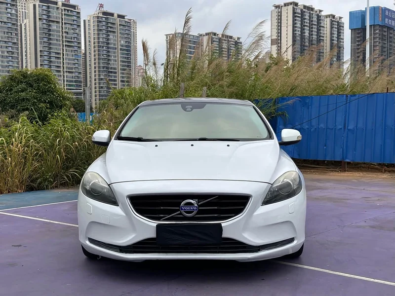 Volvo V40 — фото 2