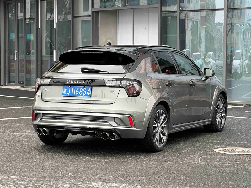 Lynk & Co 02 Hatchback — фото 12