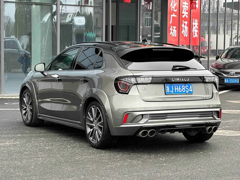 Lynk & Co 02 Hatchback — фото 13