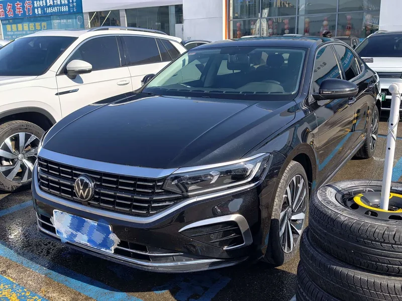 Volkswagen Passat — фото 1
