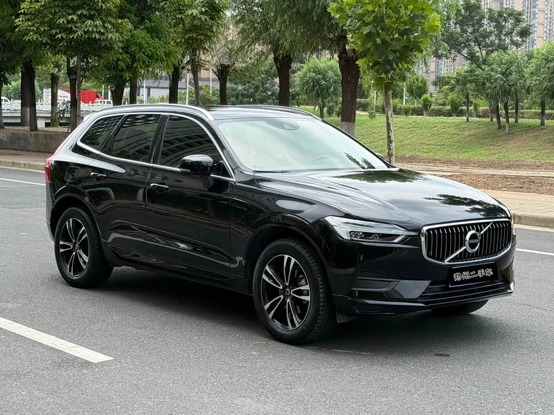 Volvo XC60 — фото 3
