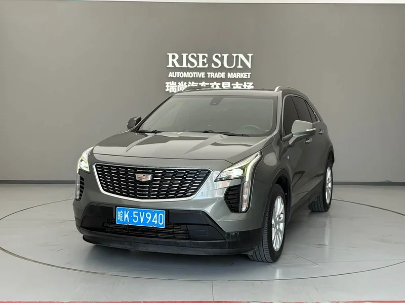Cadillac XT4 — фото 1