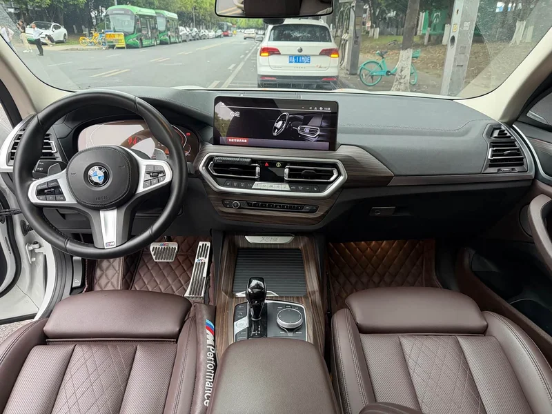 BMW X3 — фото 12