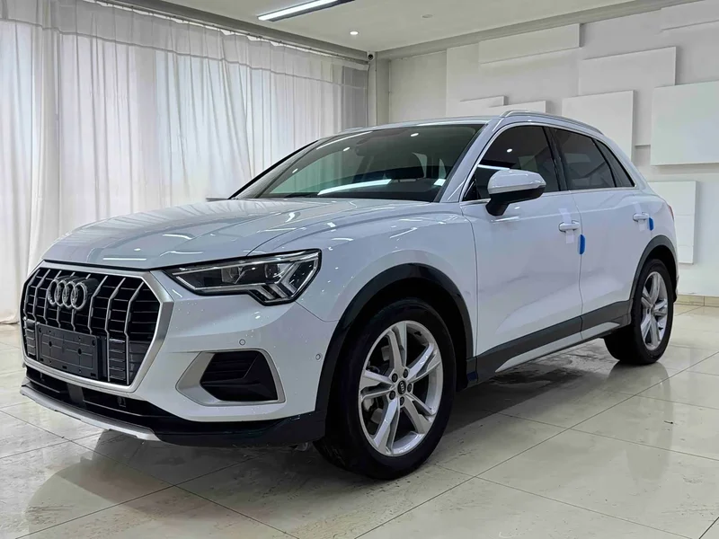 Audi Q3 — фото 1
