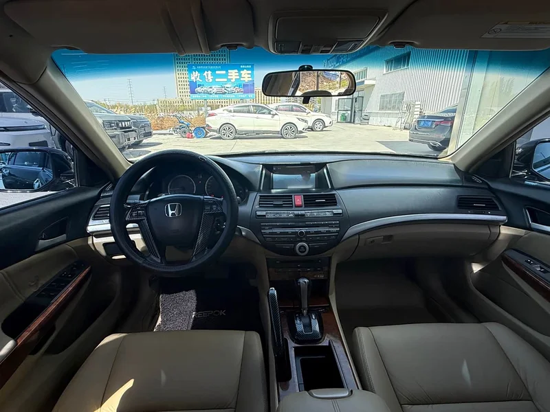Honda Accord — фото 6