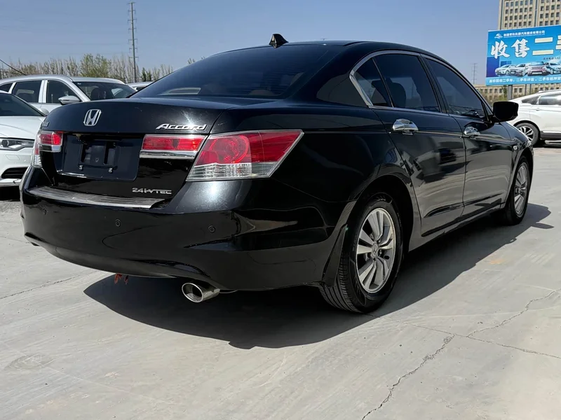 Honda Accord — фото 9