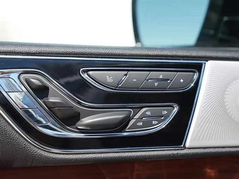 Lincoln Navigator — фото 14