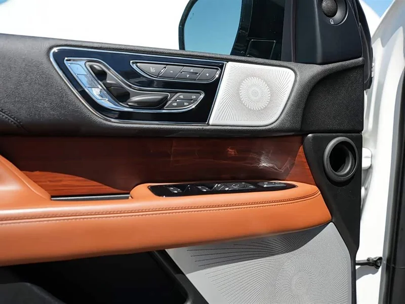 Lincoln Navigator — фото 15