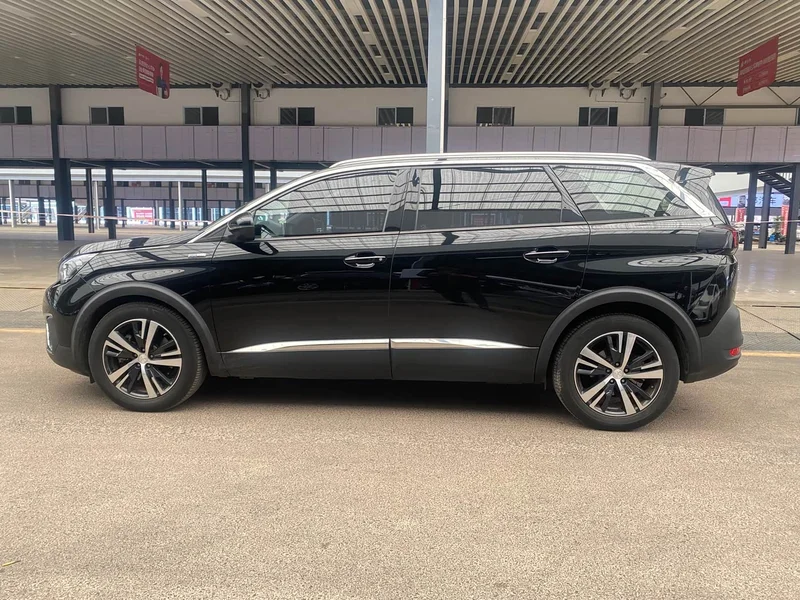 Peugeot 5008 — фото 12