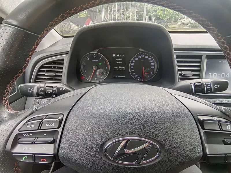 Hyundai Elantra Sport — фото 13