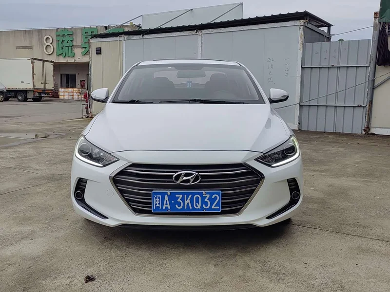 Hyundai Elantra Sport — фото 2