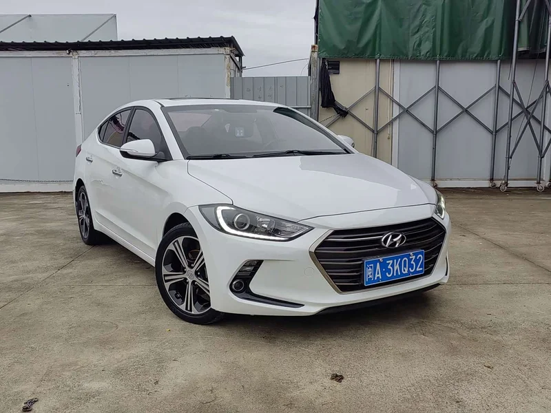 Hyundai Elantra Sport — фото 3