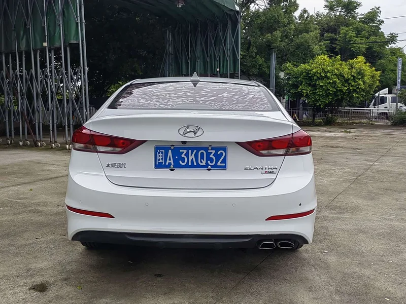 Hyundai Elantra Sport — фото 8