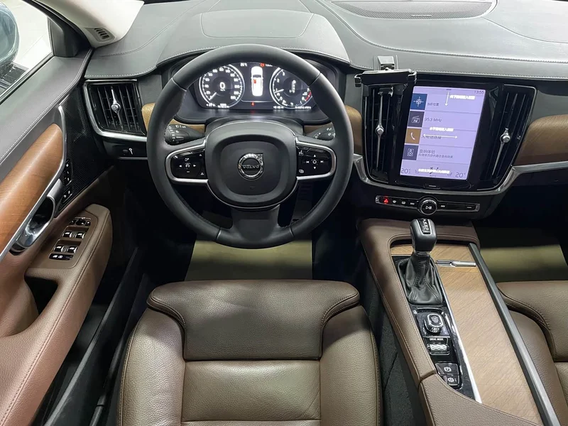Volvo S90 — фото 14