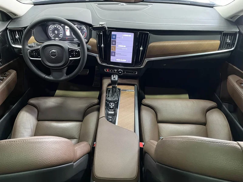 Volvo S90 — фото 15