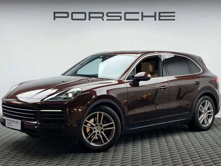 Porsche Cayenne — фото 1