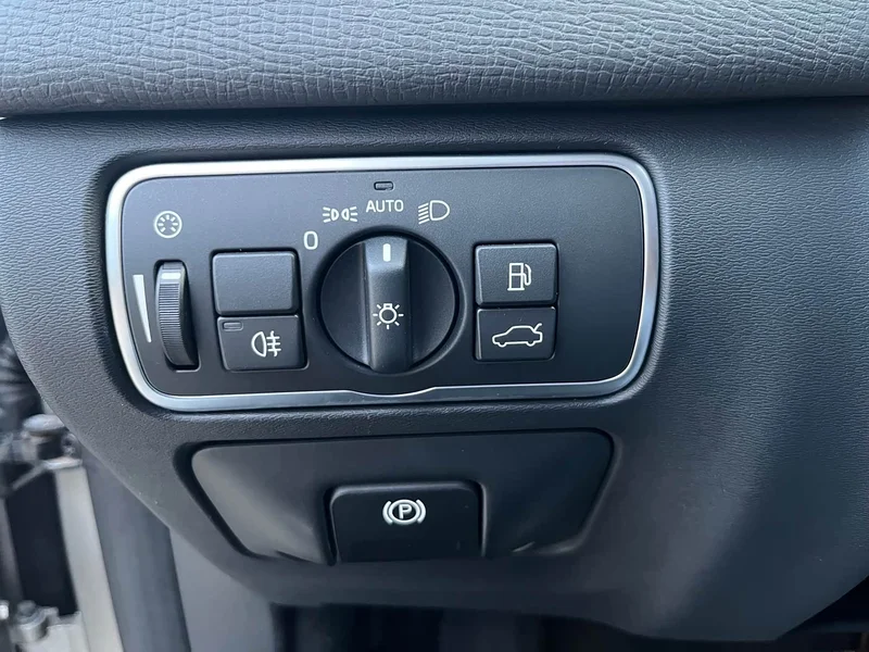 Volvo XC60 — фото 11