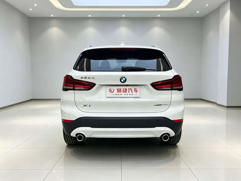 BMW X1 — фото 11