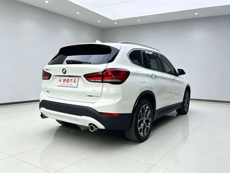 BMW X1 — фото 12
